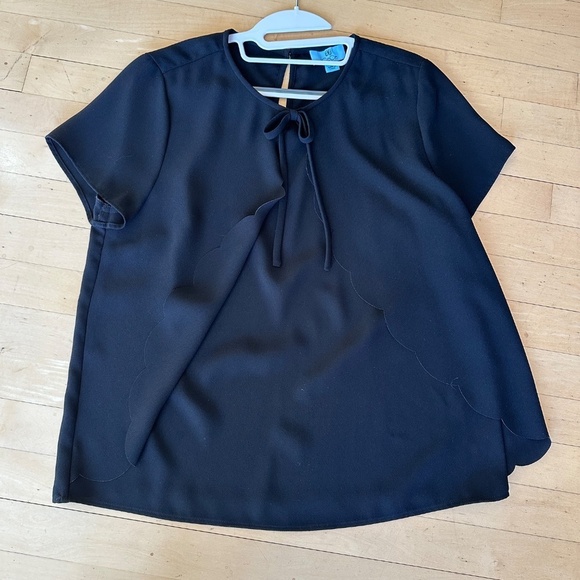 CeCe Black faux cape front top, Med, CB2299 - Picture 2 of 4